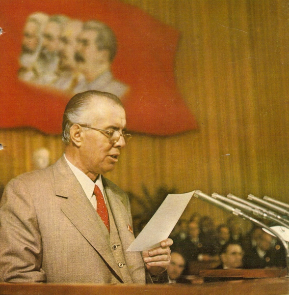 File:Enverhoxhaplacongress.png